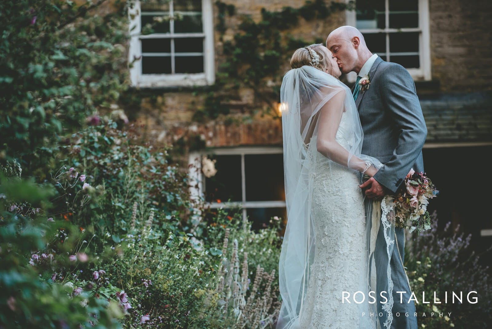 Nancarrow Farm Wedding Photography Cornwall - Laura & Danny_0123