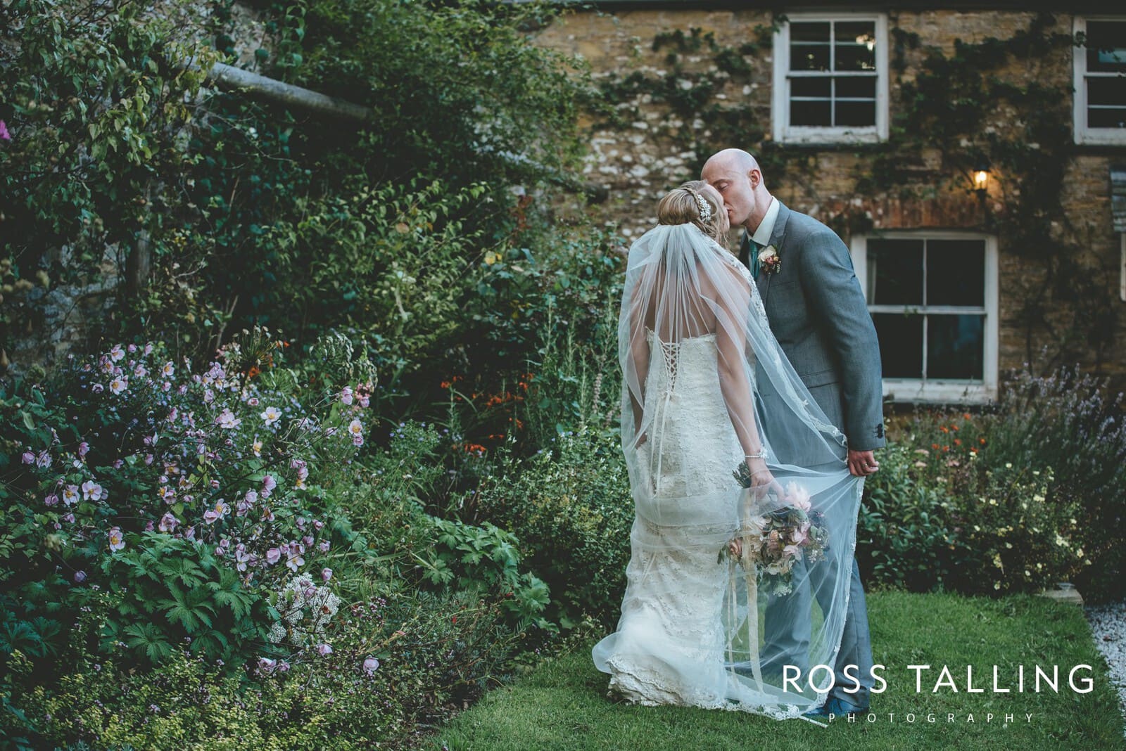 Nancarrow Farm Wedding Photography Cornwall - Laura & Danny_0122