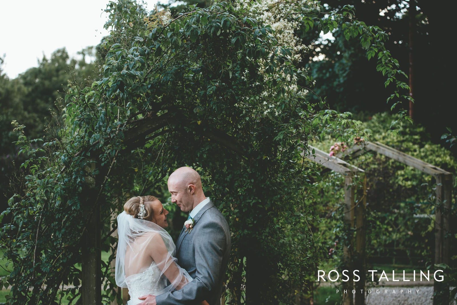 Nancarrow Farm Wedding Photography Cornwall - Laura & Danny_0120