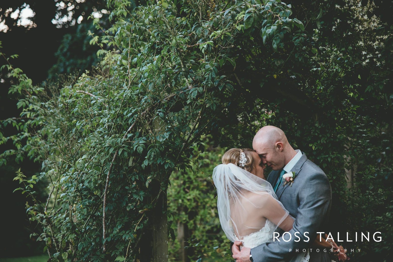 Nancarrow Farm Wedding Photography Cornwall - Laura & Danny_0119