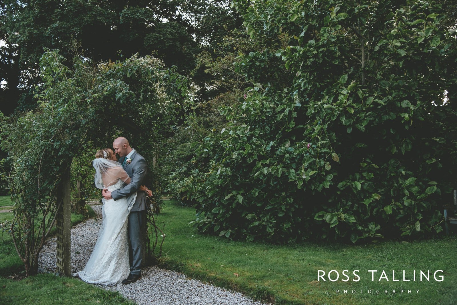 Nancarrow Farm Wedding Photography Cornwall - Laura & Danny_0118