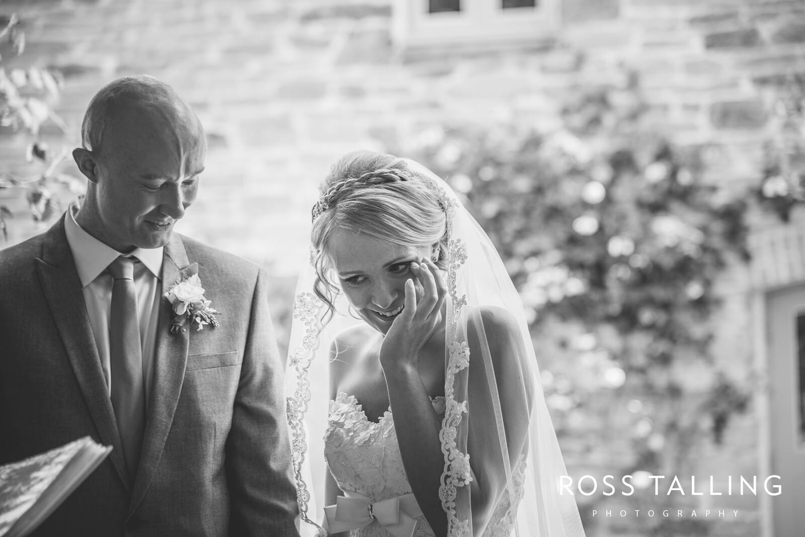 Nancarrow Farm Wedding Photography Cornwall - Laura & Danny_0054