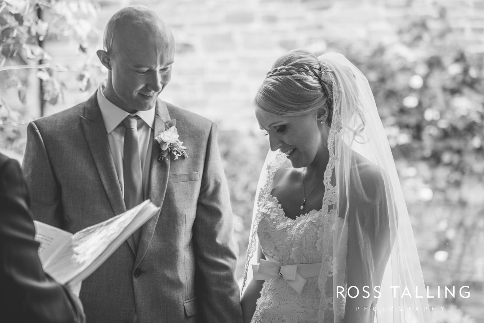 Nancarrow Farm Wedding Photography Cornwall - Laura & Danny_0053