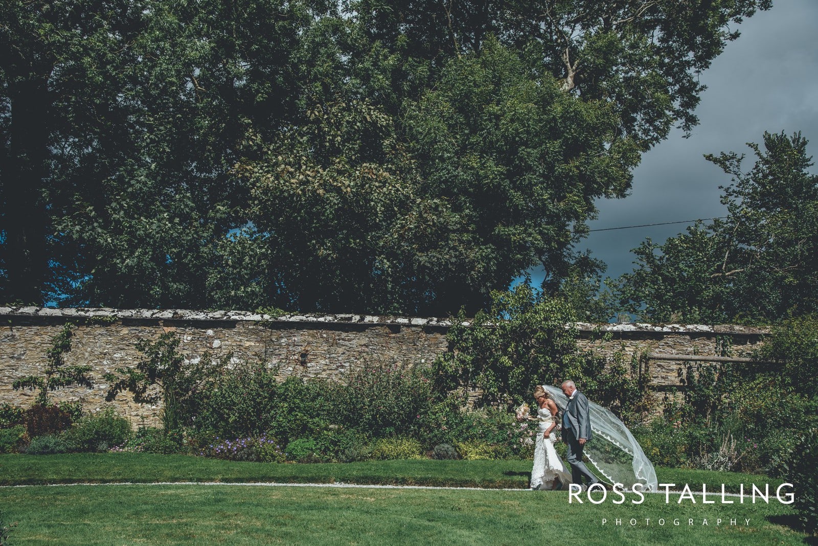 Nancarrow Farm Wedding Photography Cornwall - Laura & Danny_0038