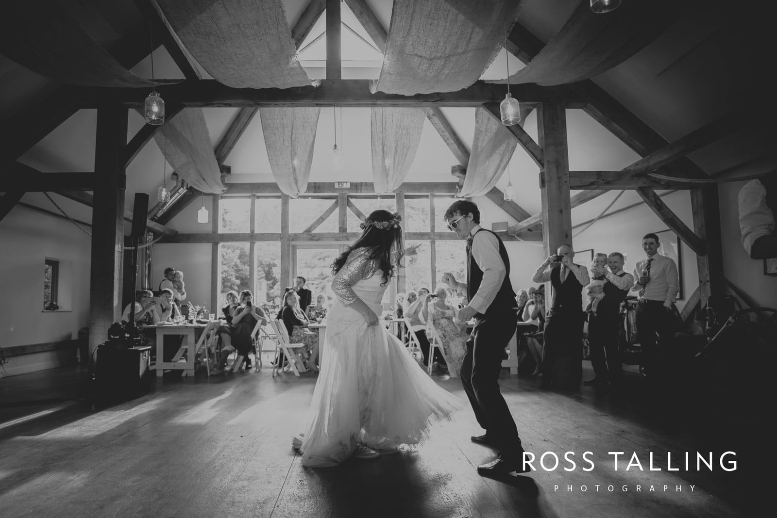 zara-adey-nancarow-farm-wedding-photography-cornwall_0155
