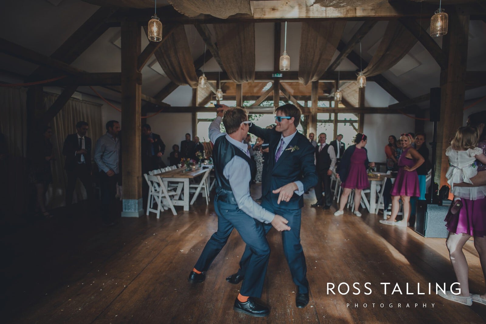 zara-adey-nancarow-farm-wedding-photography-cornwall_0159