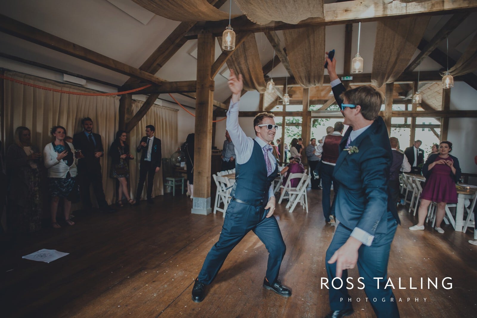 zara-adey-nancarow-farm-wedding-photography-cornwall_0158