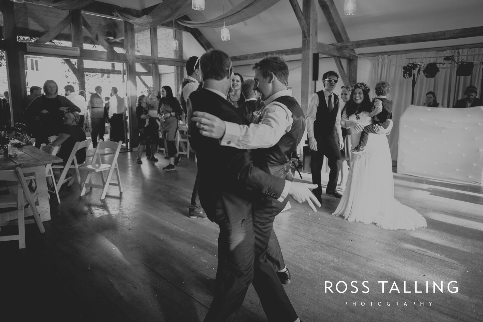 zara-adey-nancarow-farm-wedding-photography-cornwall_0157