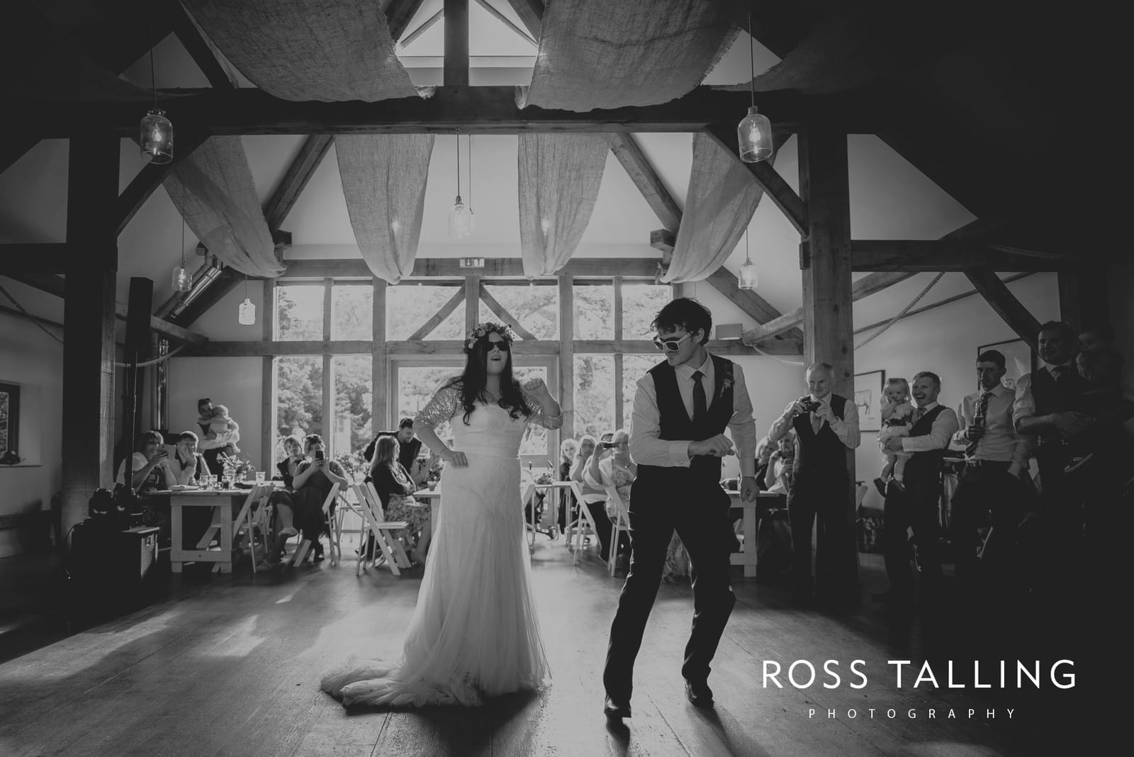 zara-adey-nancarow-farm-wedding-photography-cornwall_0154