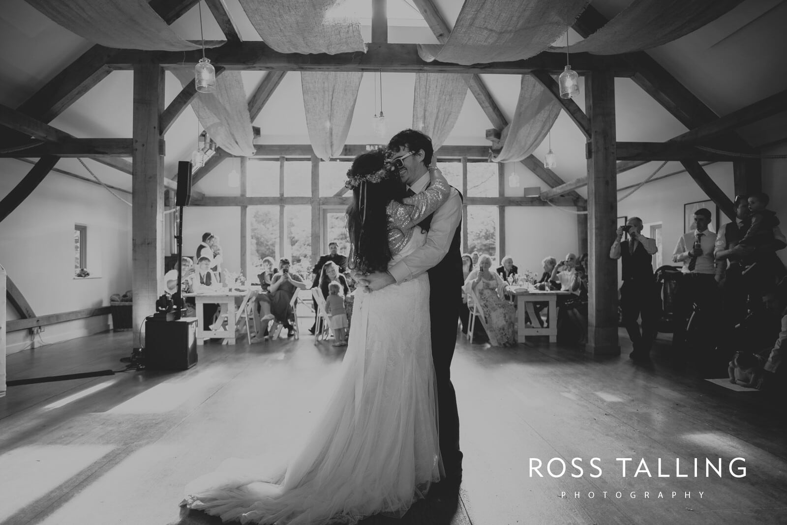 zara-adey-nancarow-farm-wedding-photography-cornwall_0153