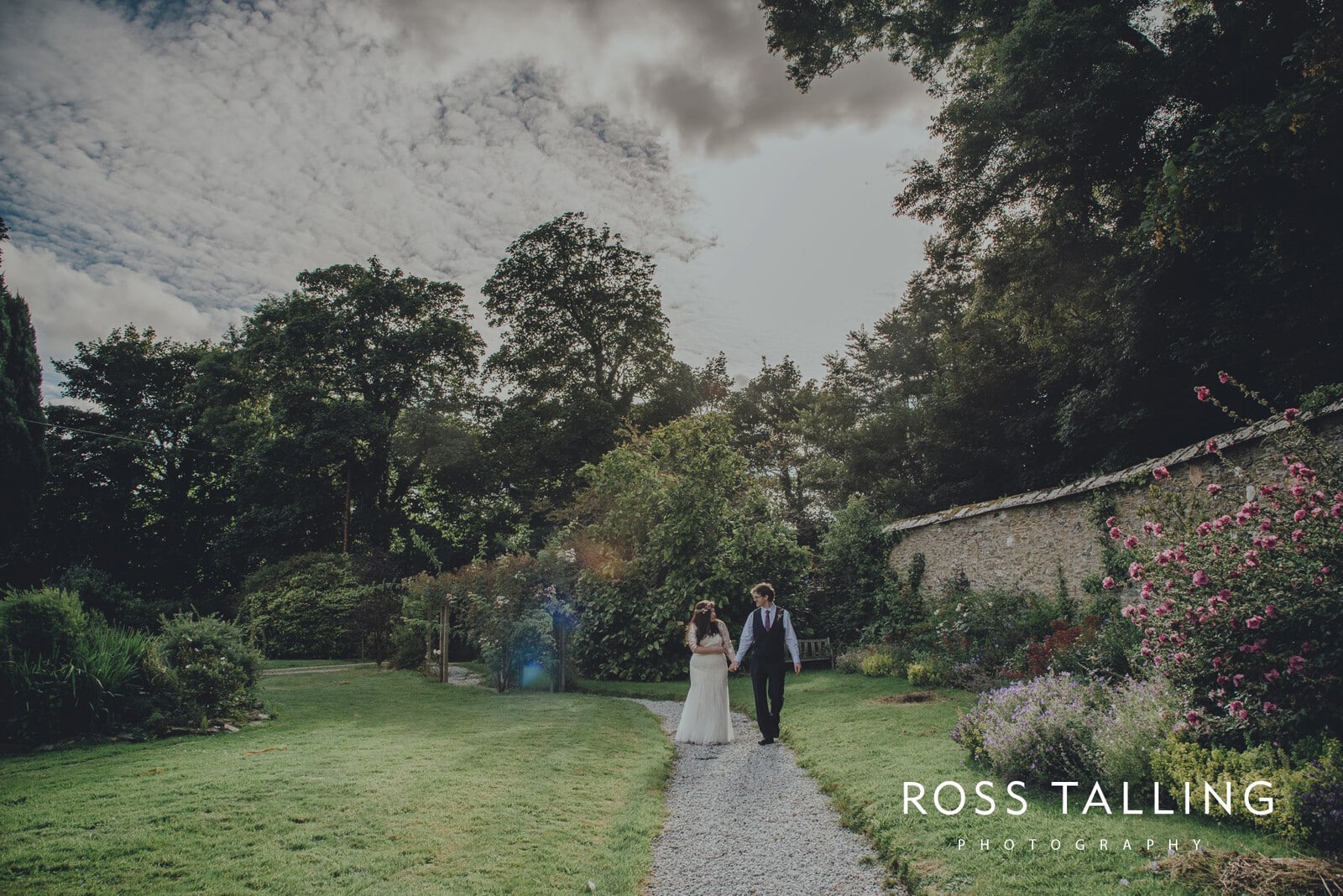 zara-adey-nancarow-farm-wedding-photography-cornwall_0144