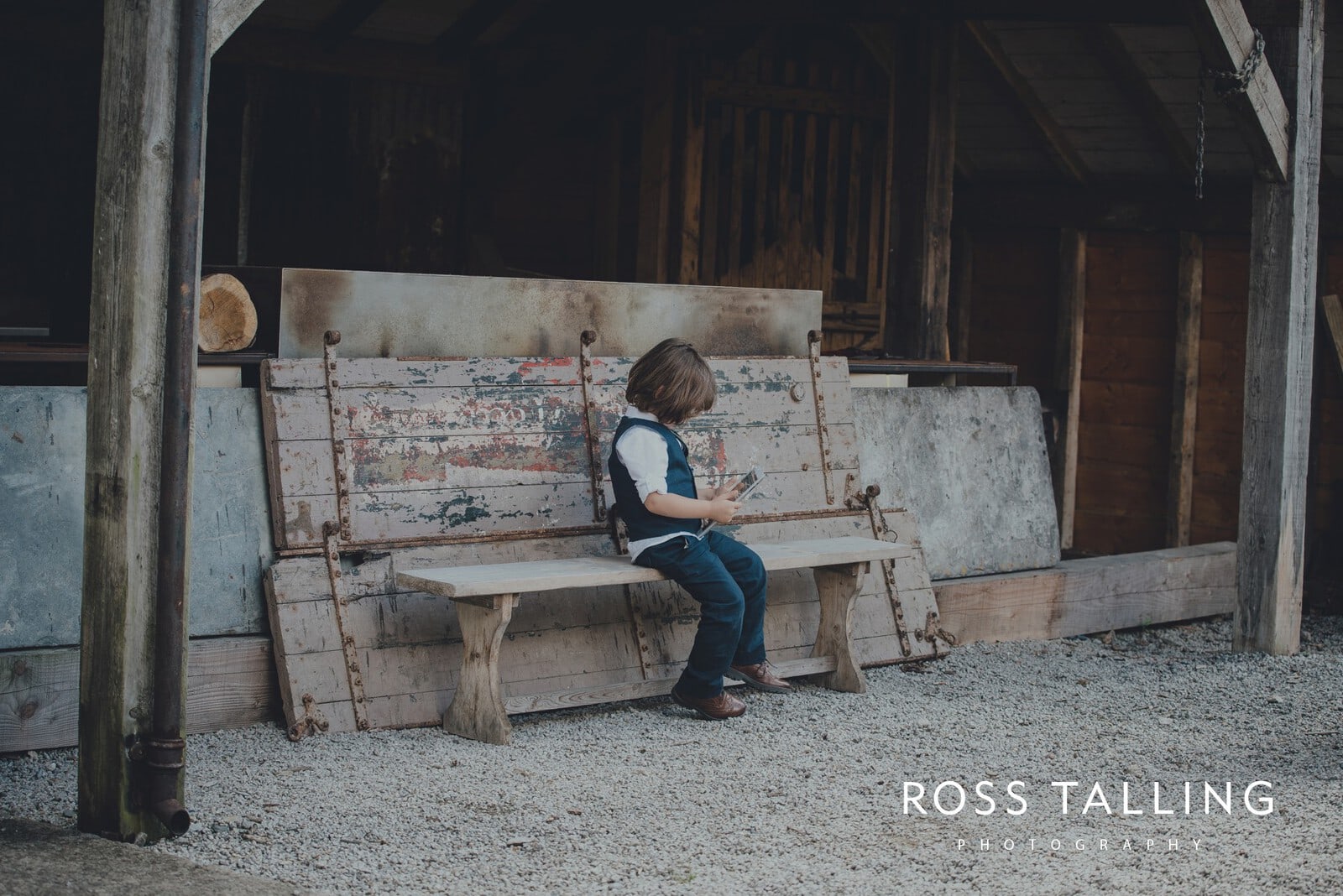 zara-adey-nancarow-farm-wedding-photography-cornwall_0118