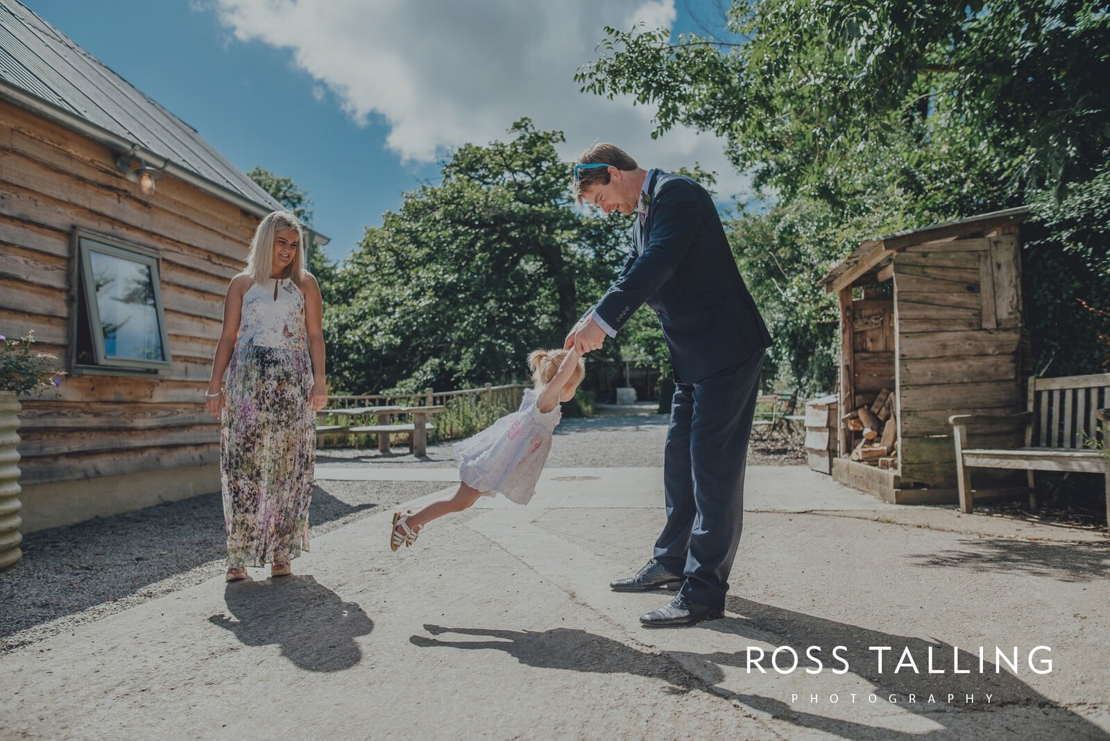 zara-adey-nancarow-farm-wedding-photography-cornwall_0115