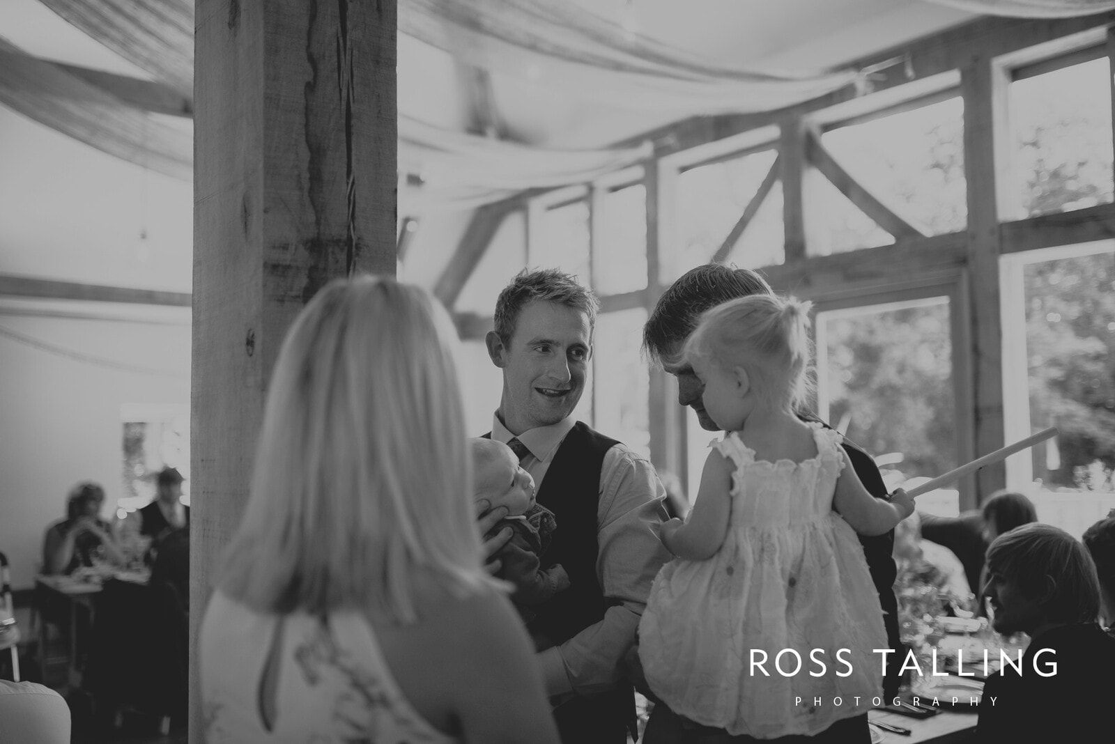 zara-adey-nancarow-farm-wedding-photography-cornwall_0112