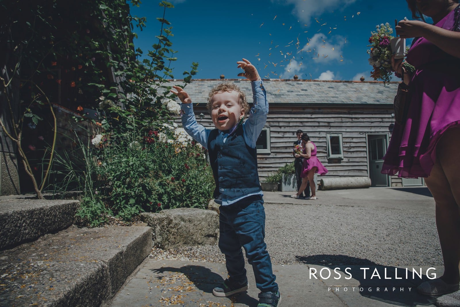zara-adey-nancarow-farm-wedding-photography-cornwall_0081