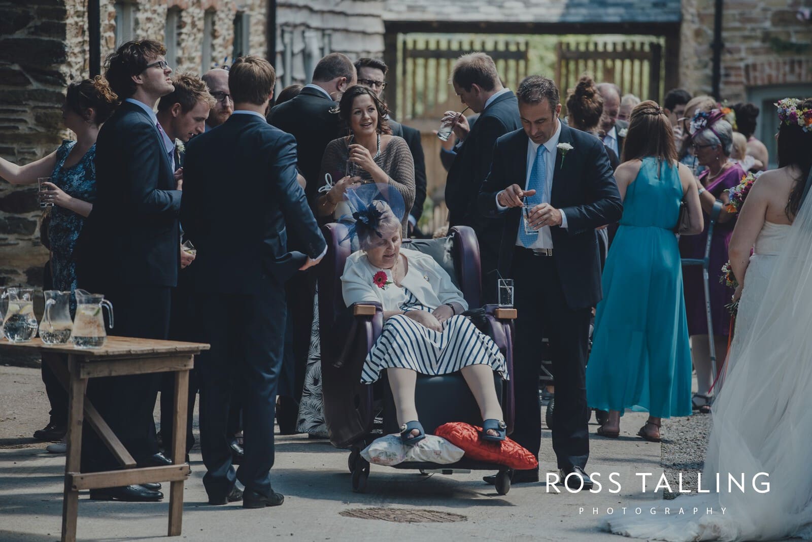 zara-adey-nancarow-farm-wedding-photography-cornwall_0075