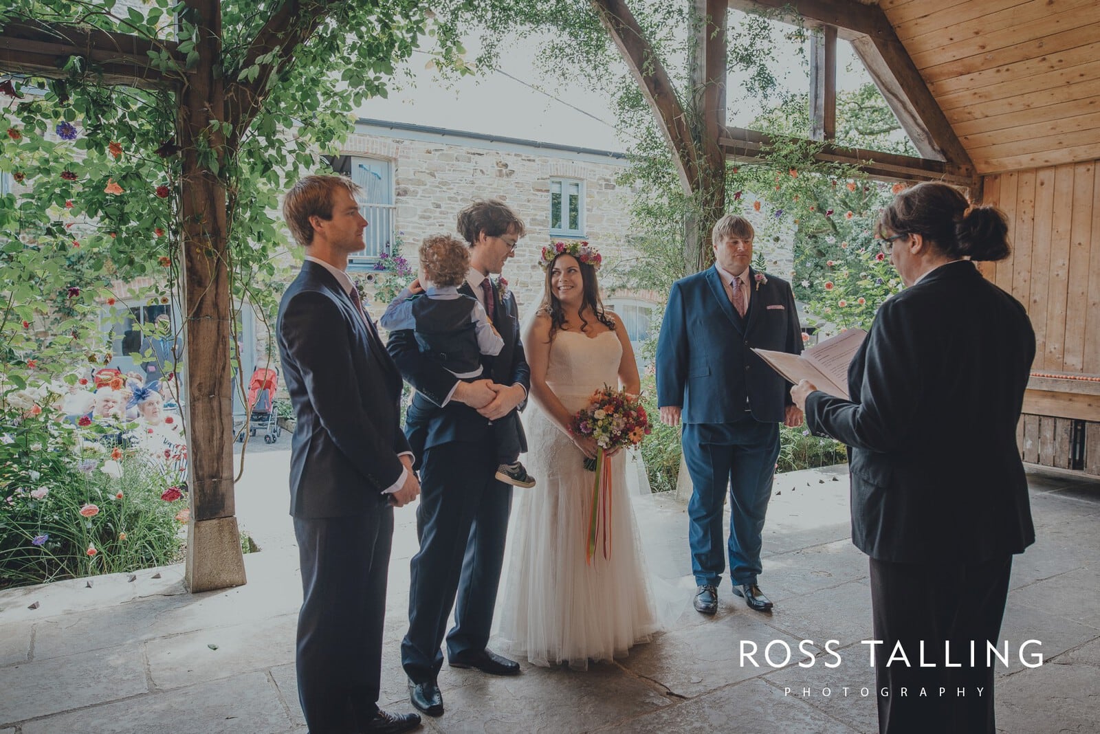 zara-adey-nancarow-farm-wedding-photography-cornwall_0050