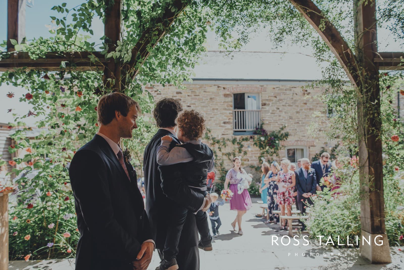 zara-adey-nancarow-farm-wedding-photography-cornwall_0047