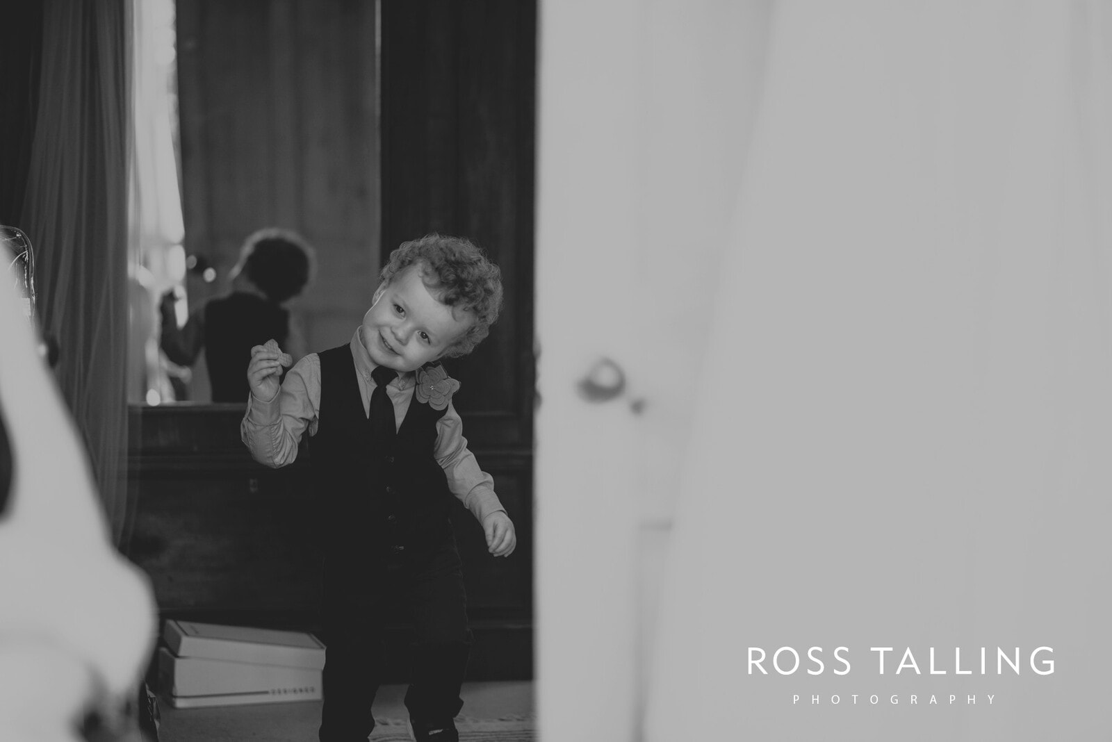 zara-adey-nancarow-farm-wedding-photography-cornwall_0032