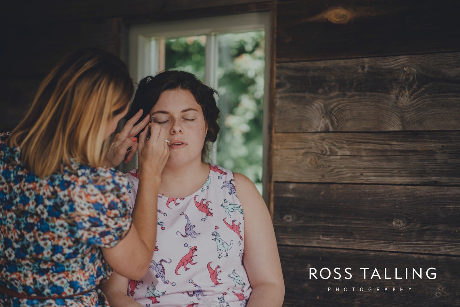 zara-adey-nancarow-farm-wedding-photography-cornwall_0009