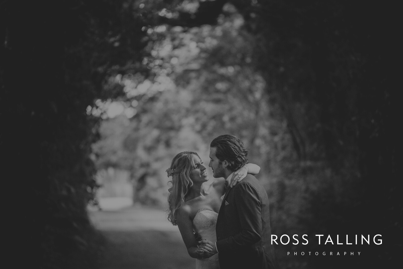 jack-caros-nancarrow-farm-wedding-photography_0242