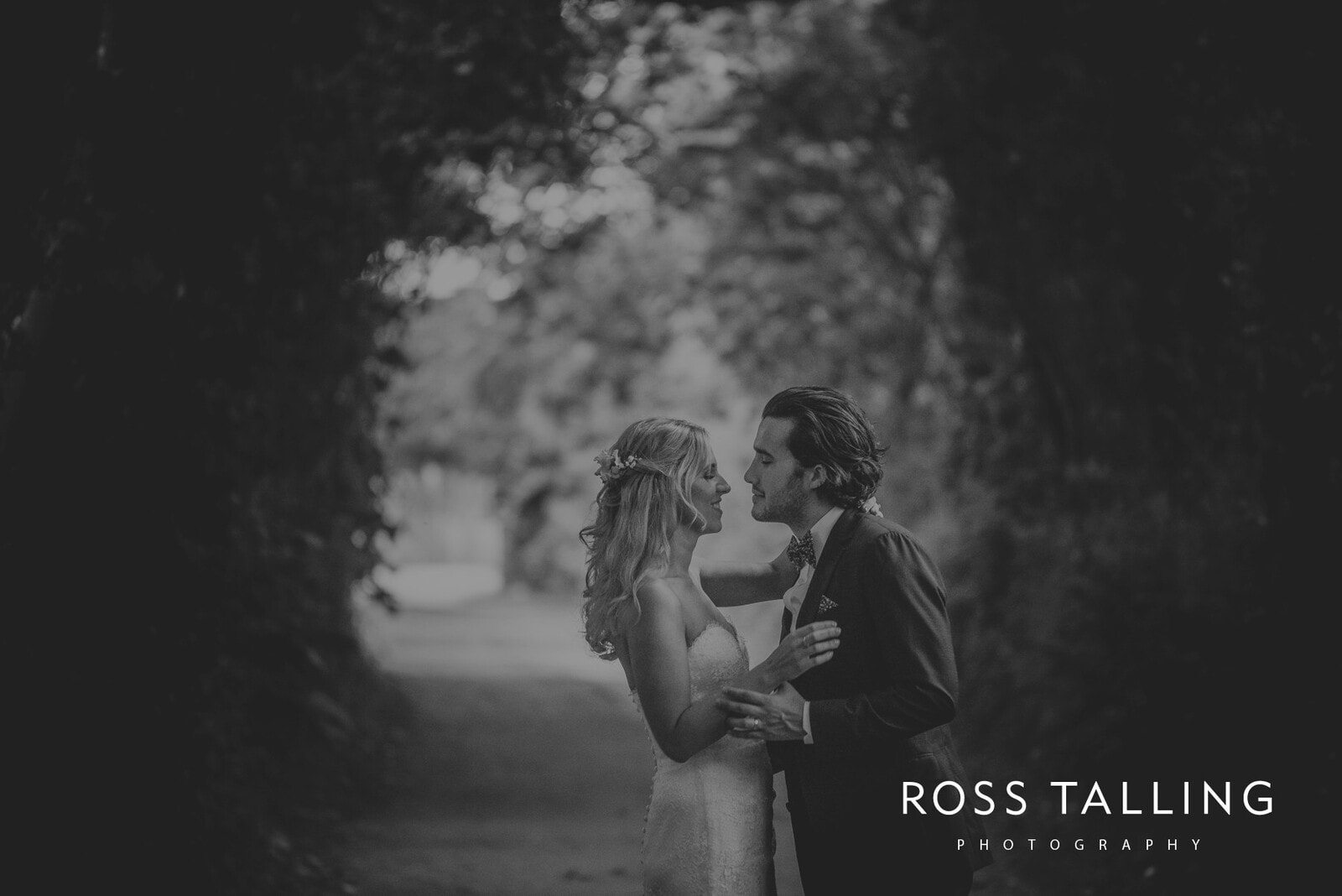 jack-caros-nancarrow-farm-wedding-photography_0240