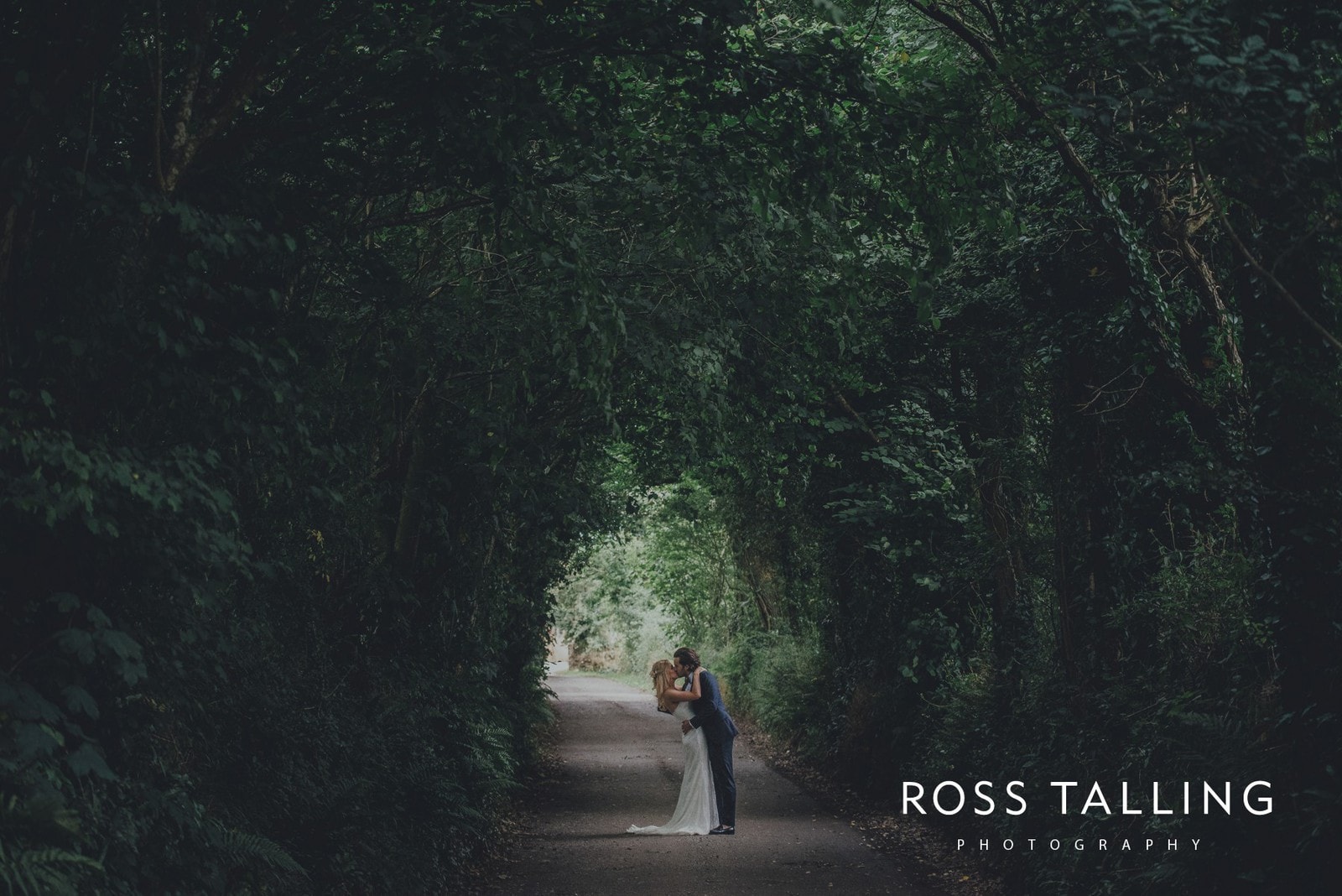jack-caros-nancarrow-farm-wedding-photography_0236