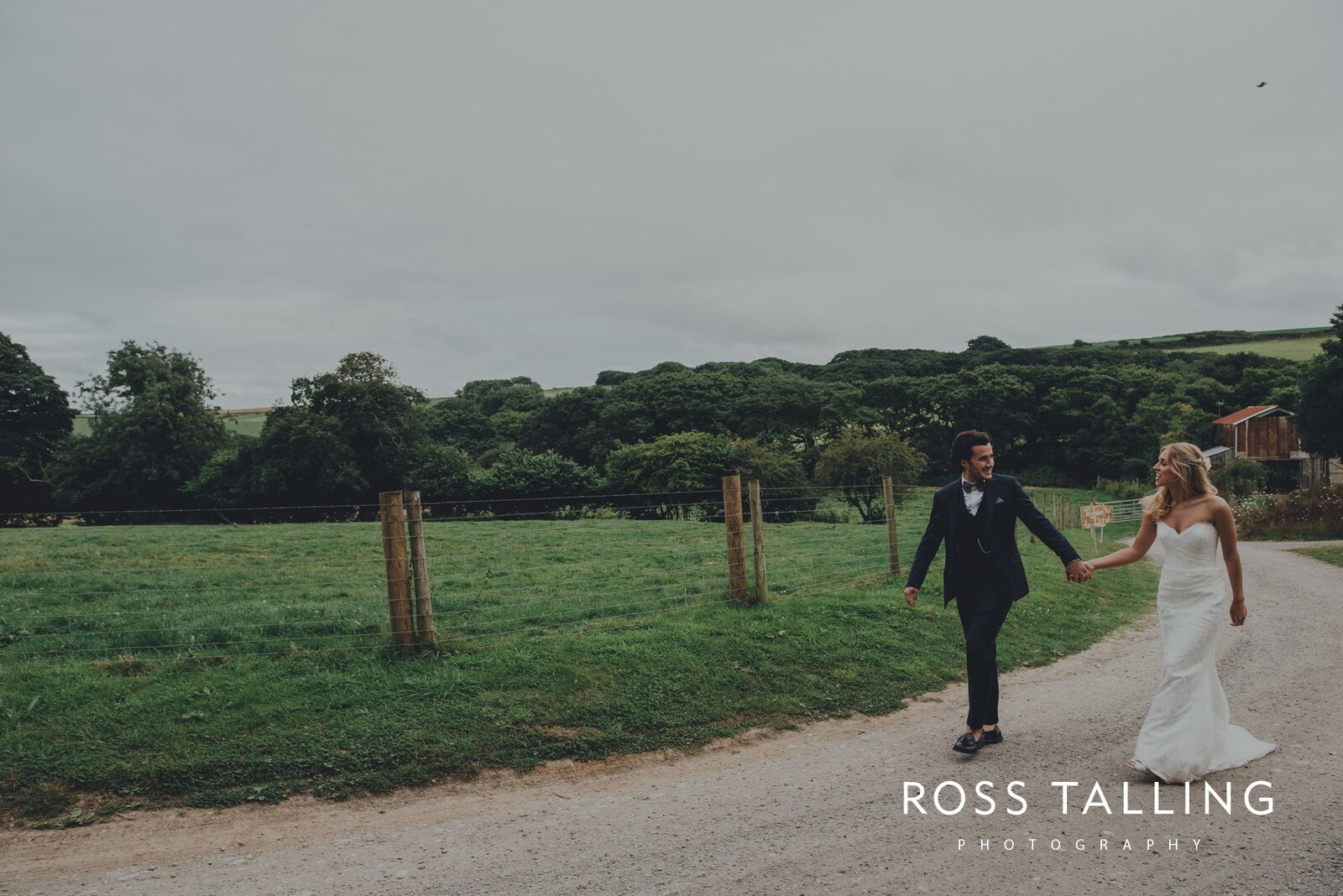 jack-caros-nancarrow-farm-wedding-photography_0234