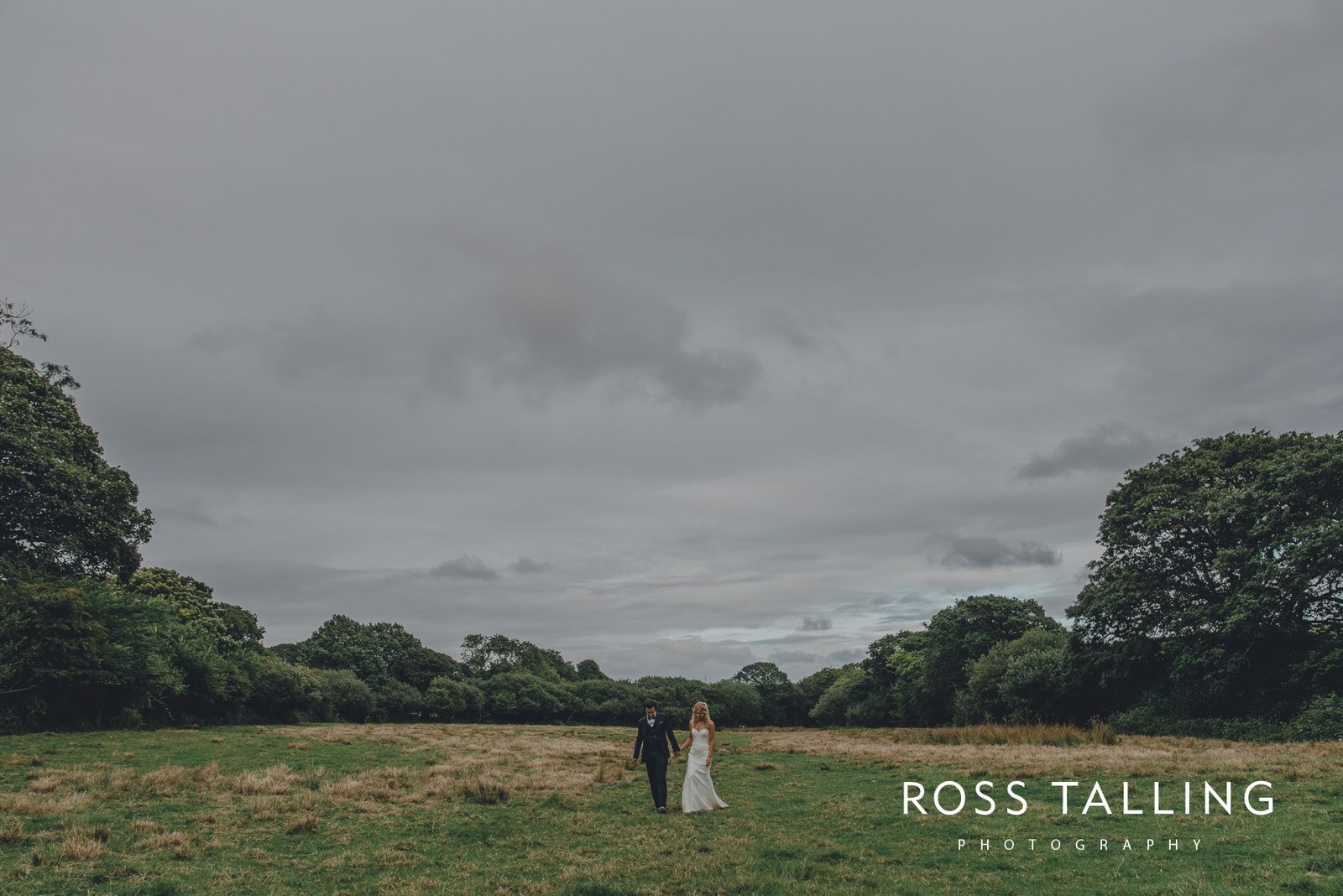jack-caros-nancarrow-farm-wedding-photography_0233