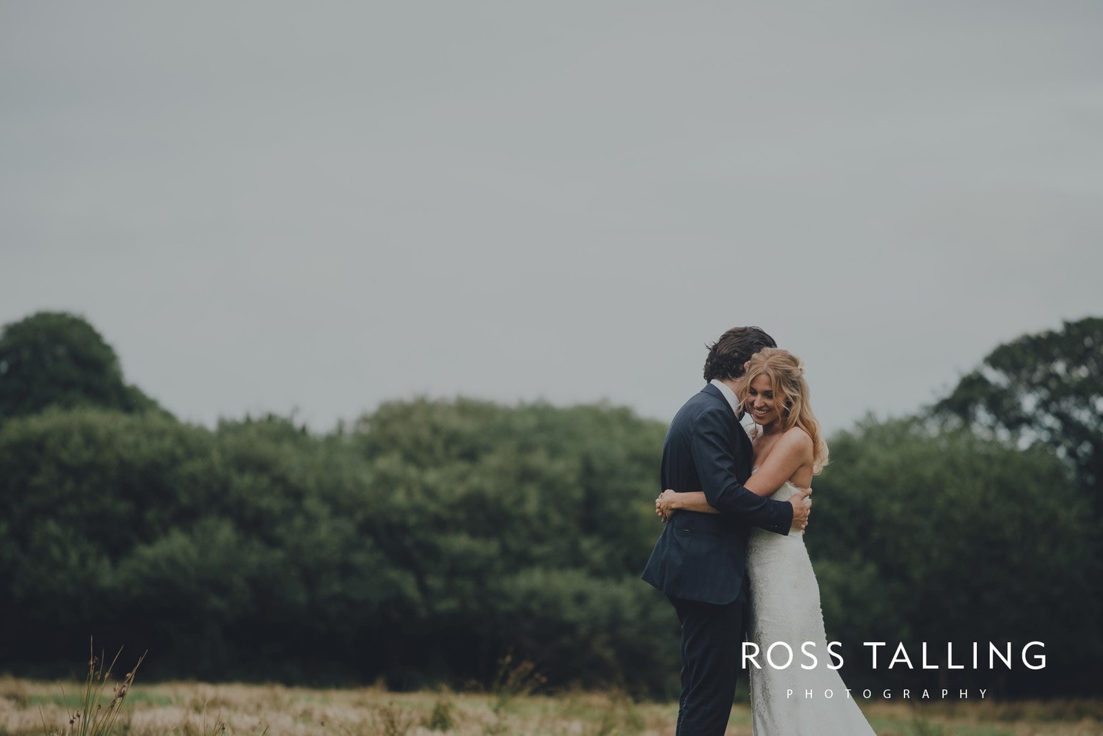 jack-caros-nancarrow-farm-wedding-photography_0228