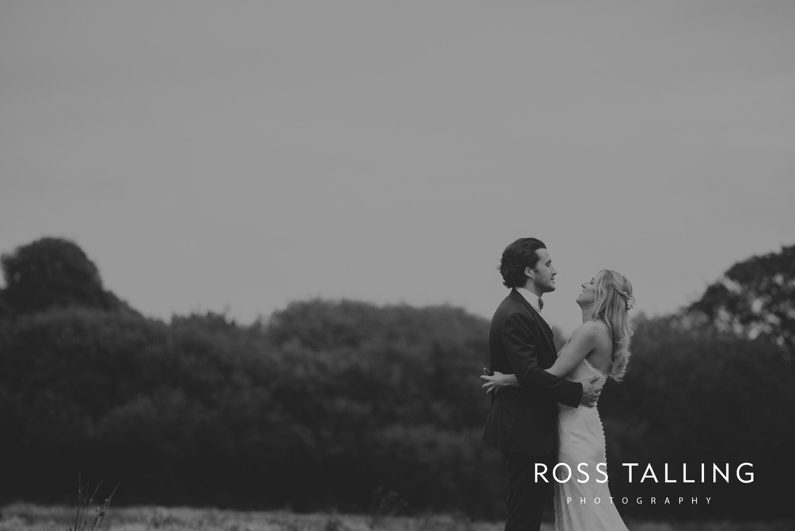 jack-caros-nancarrow-farm-wedding-photography_0227