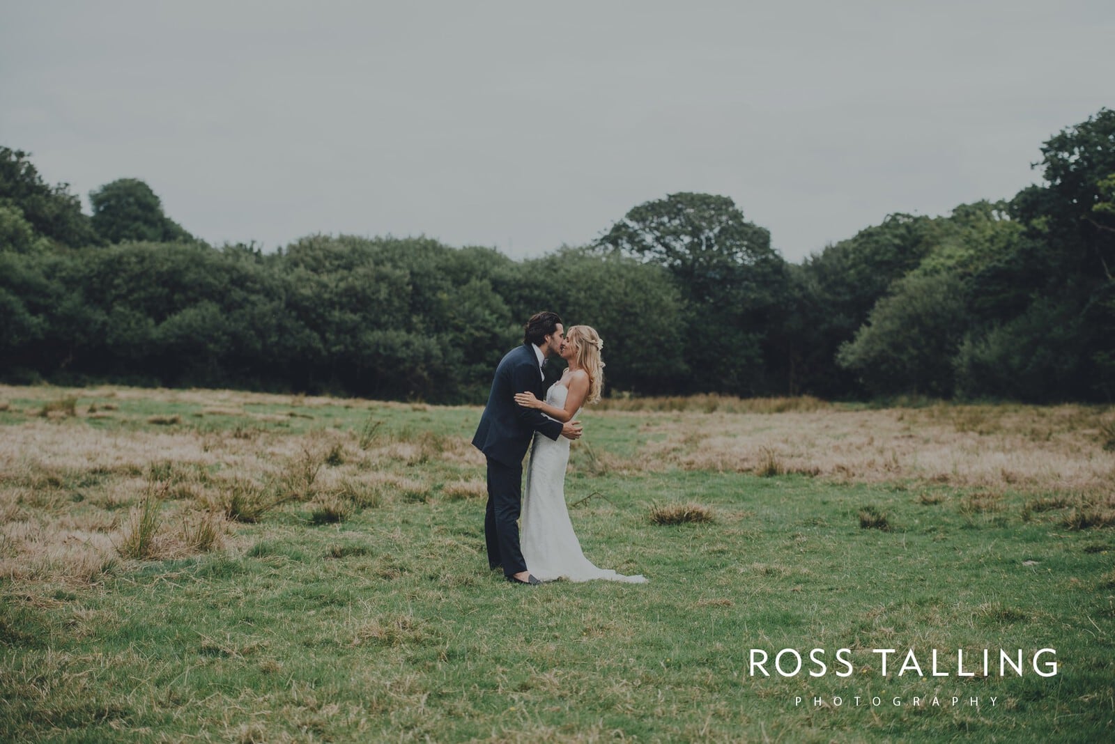 jack-caros-nancarrow-farm-wedding-photography_0224