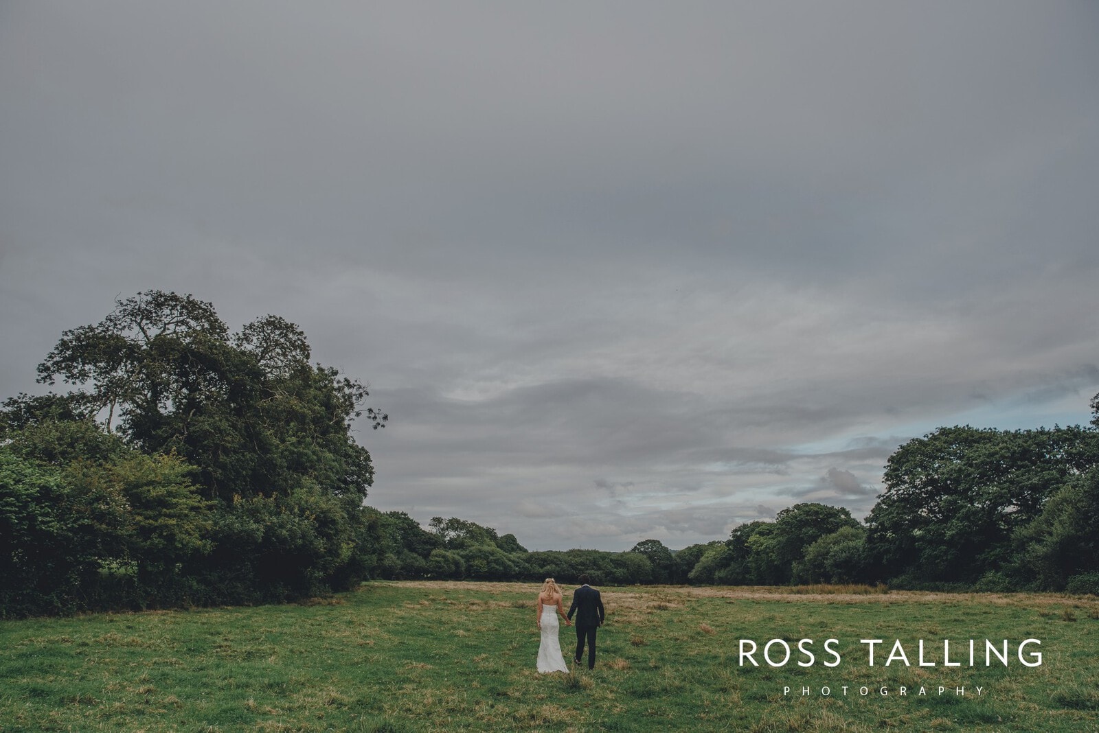 jack-caros-nancarrow-farm-wedding-photography_0221