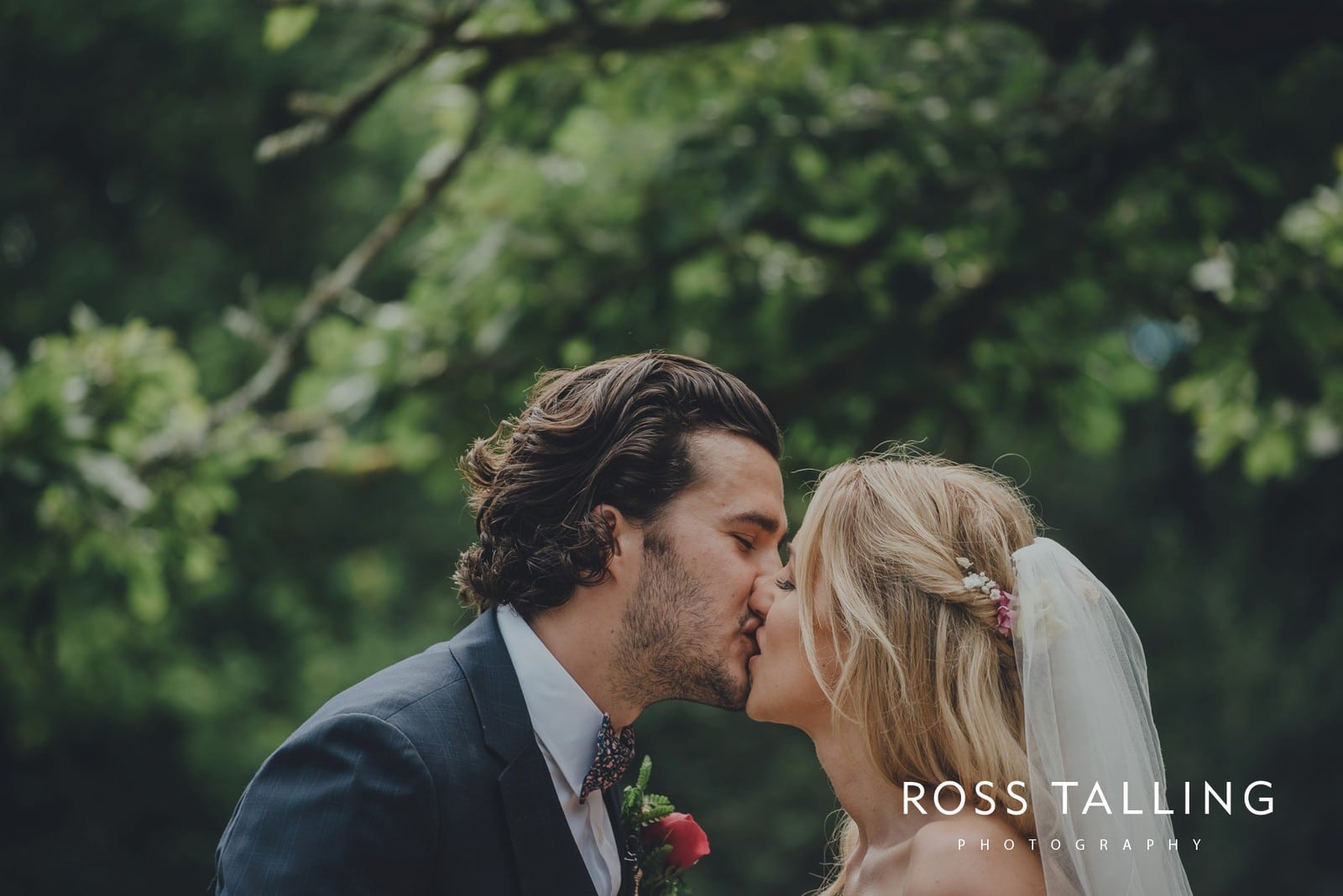 jack-caros-nancarrow-farm-wedding-photography_0140
