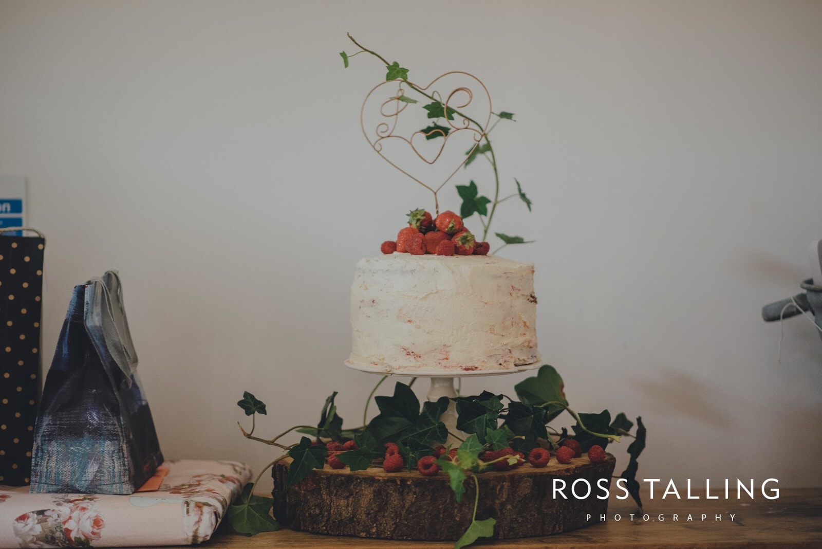 jack-caros-nancarrow-farm-wedding-photography_0137
