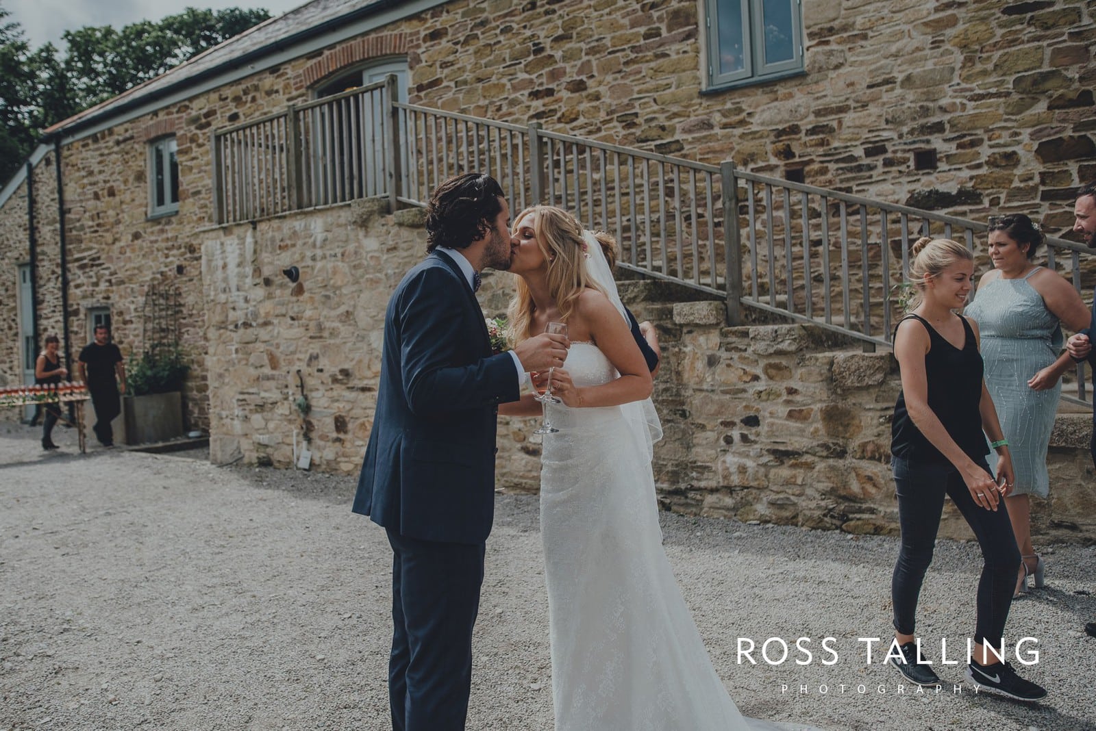 jack-caros-nancarrow-farm-wedding-photography_0131