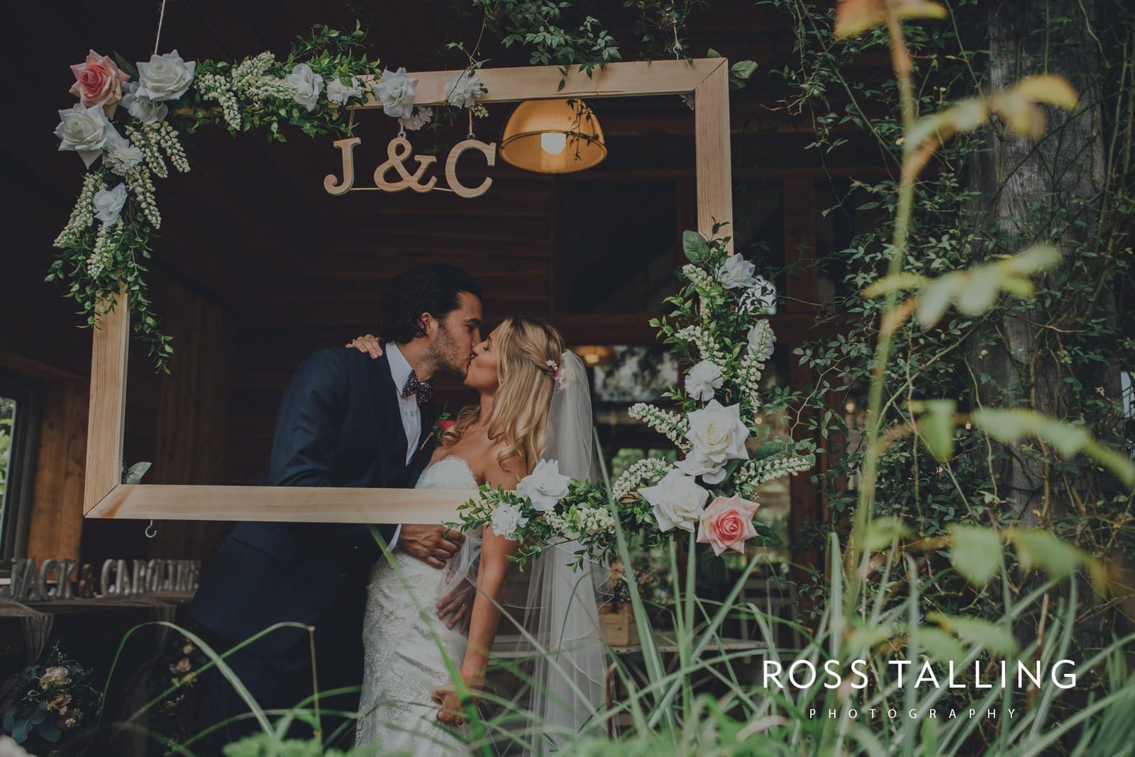 jack-caros-nancarrow-farm-wedding-photography_0125
