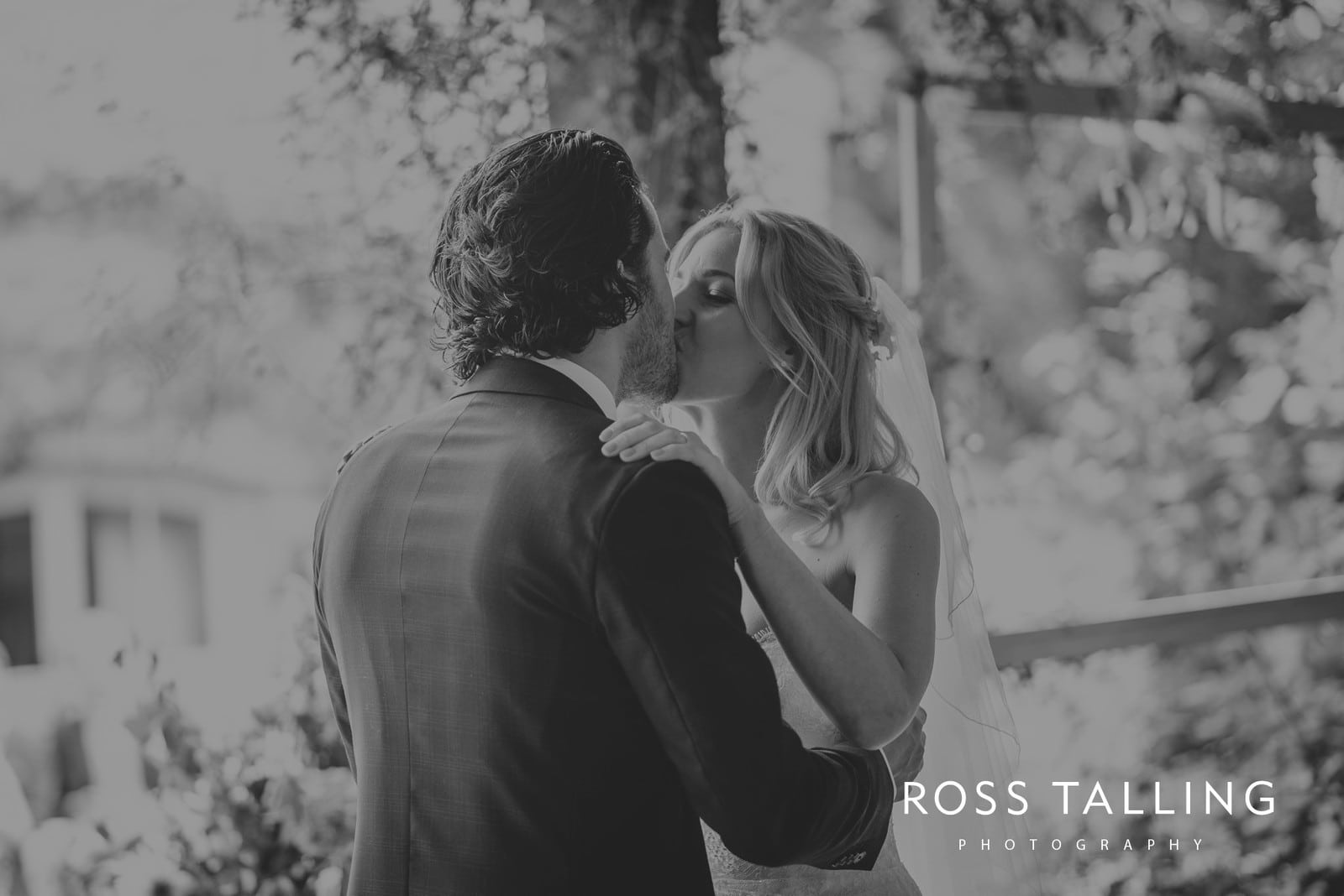 jack-caros-nancarrow-farm-wedding-photography_0116