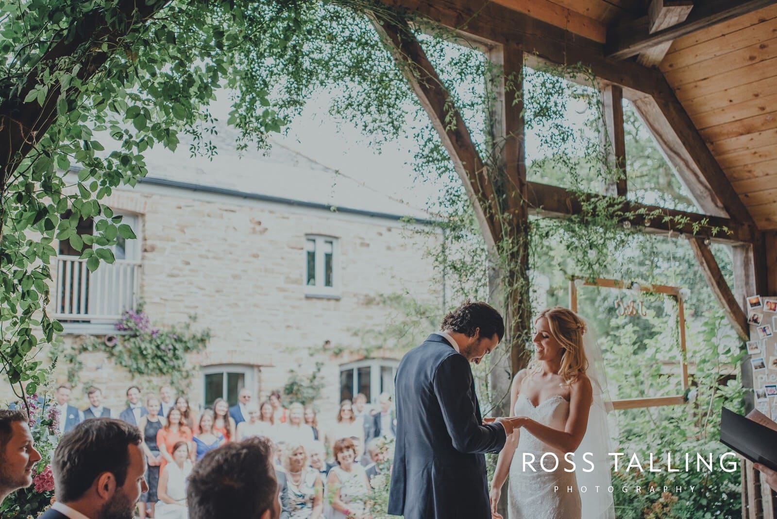 jack-caros-nancarrow-farm-wedding-photography_0115