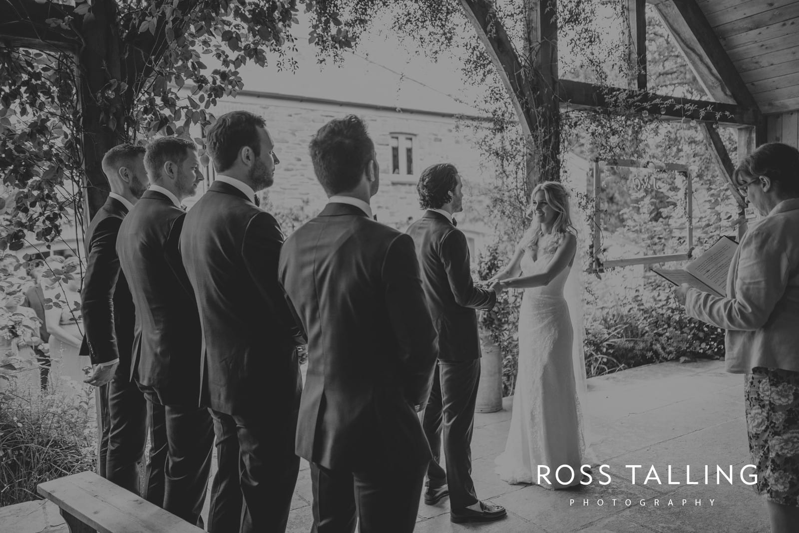 jack-caros-nancarrow-farm-wedding-photography_0110