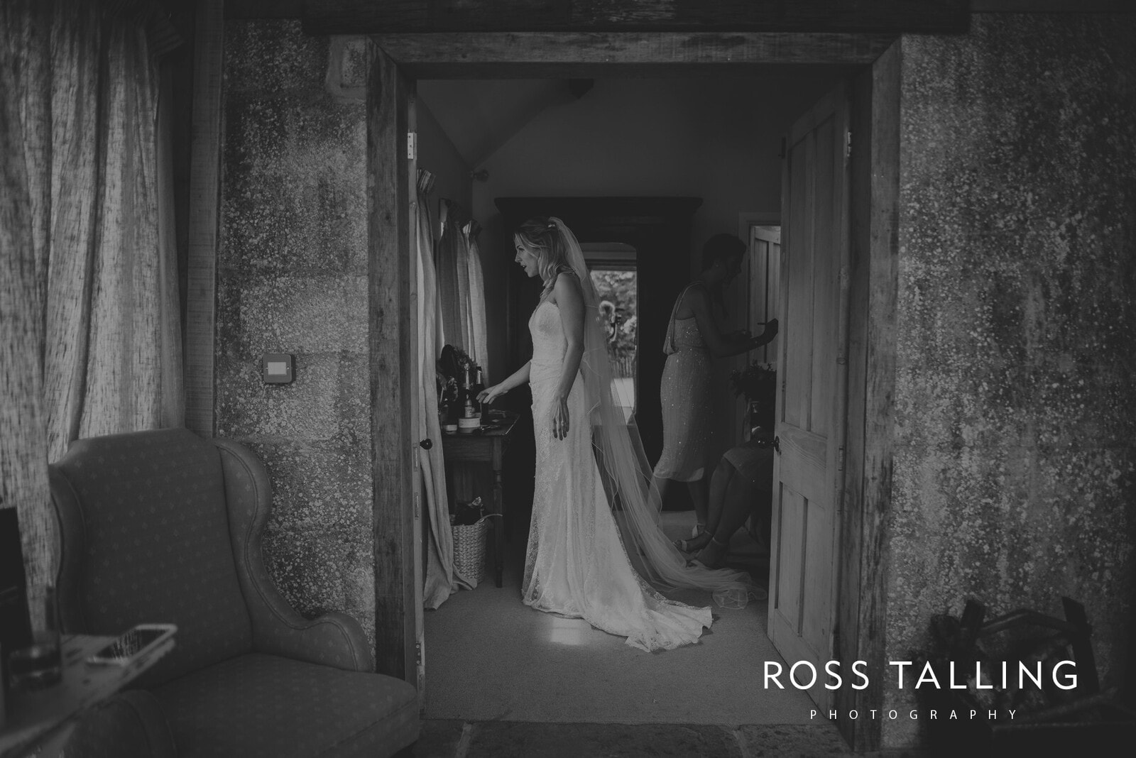 jack-caros-nancarrow-farm-wedding-photography_0076