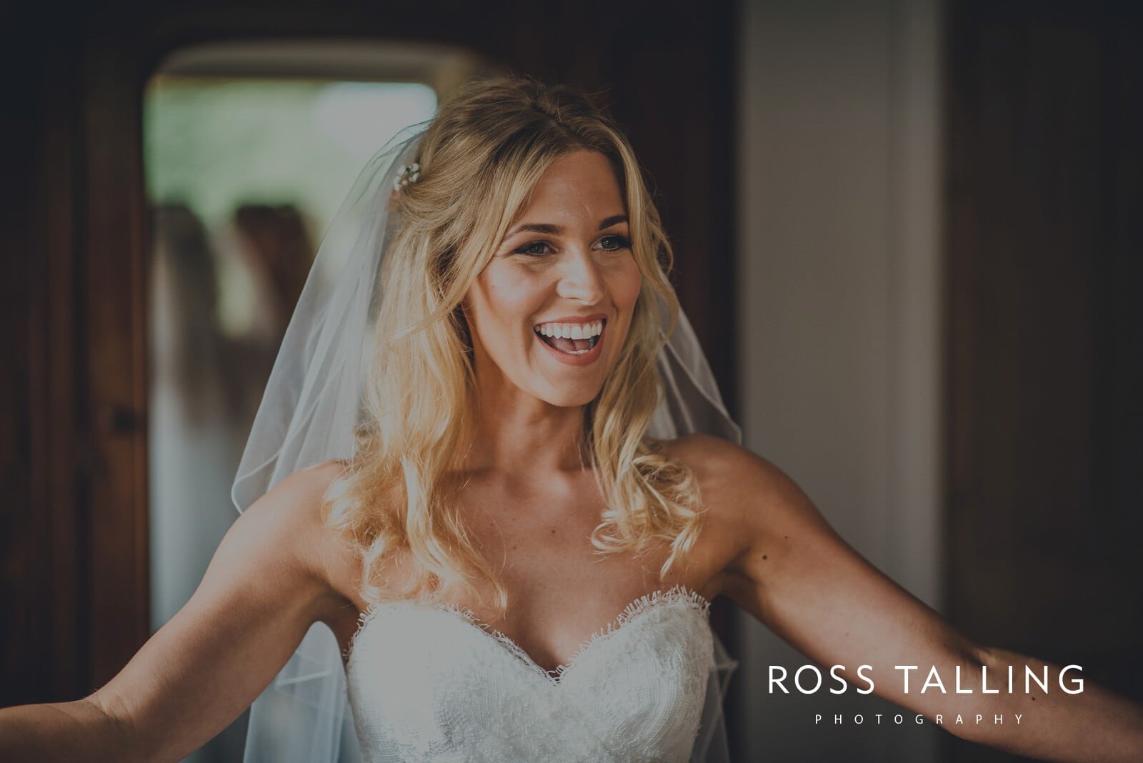 jack-caros-nancarrow-farm-wedding-photography_0067