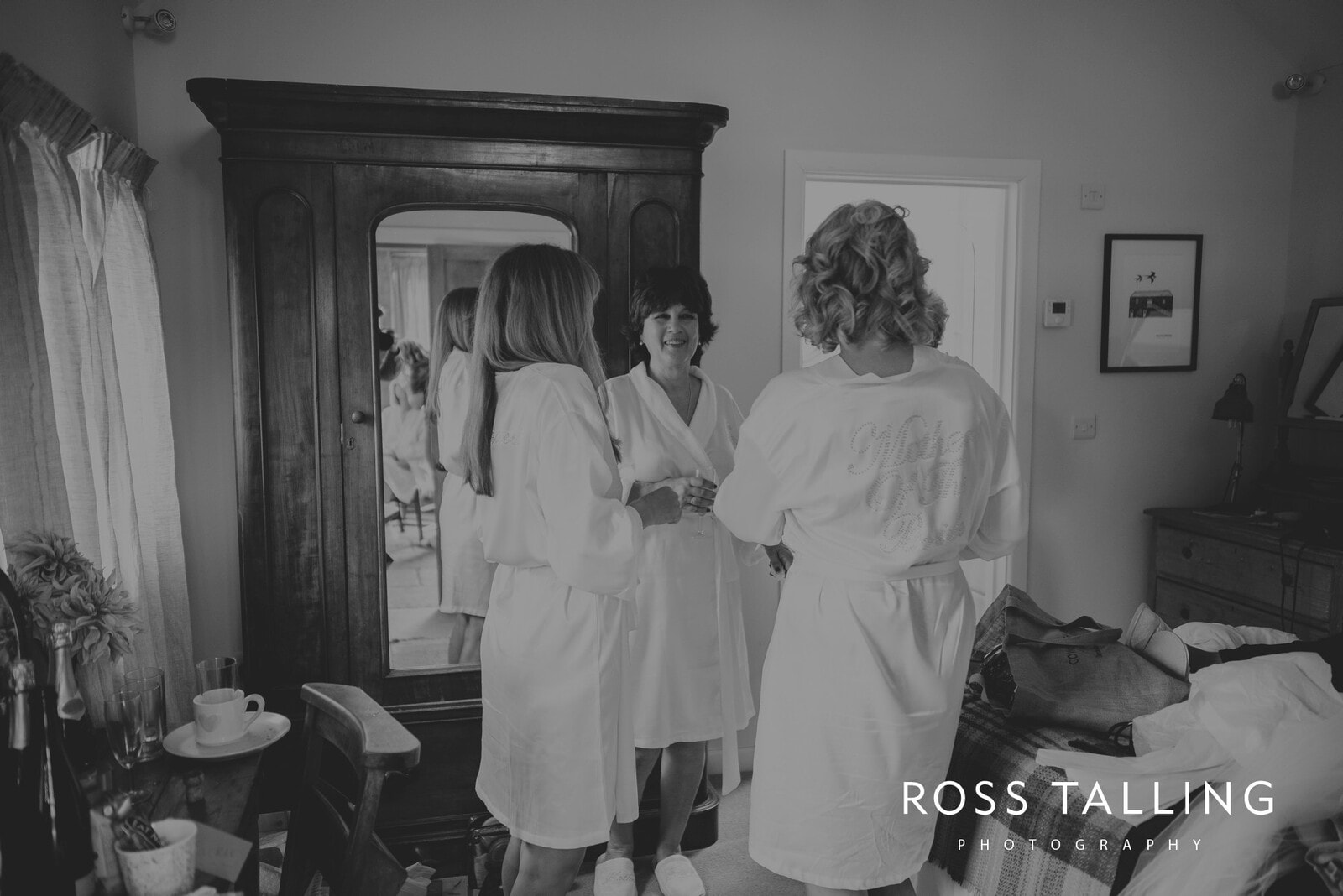 jack-caros-nancarrow-farm-wedding-photography_0013